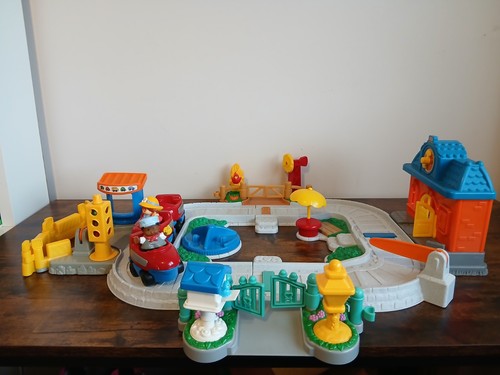 Fisher price little people - price,